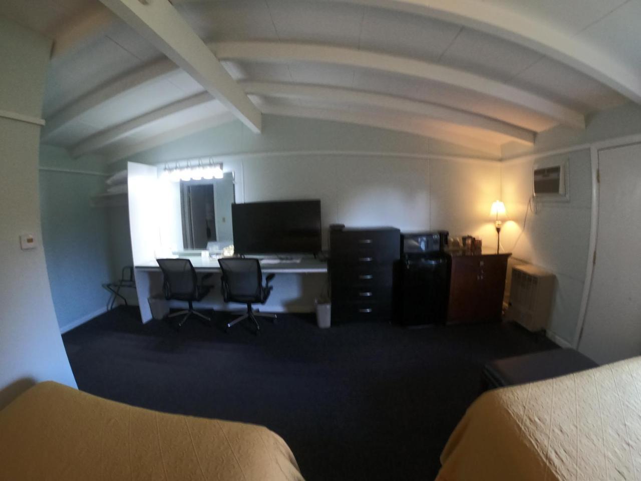Copper Lantern Motor Lodge West Brookfield Екстер'єр фото