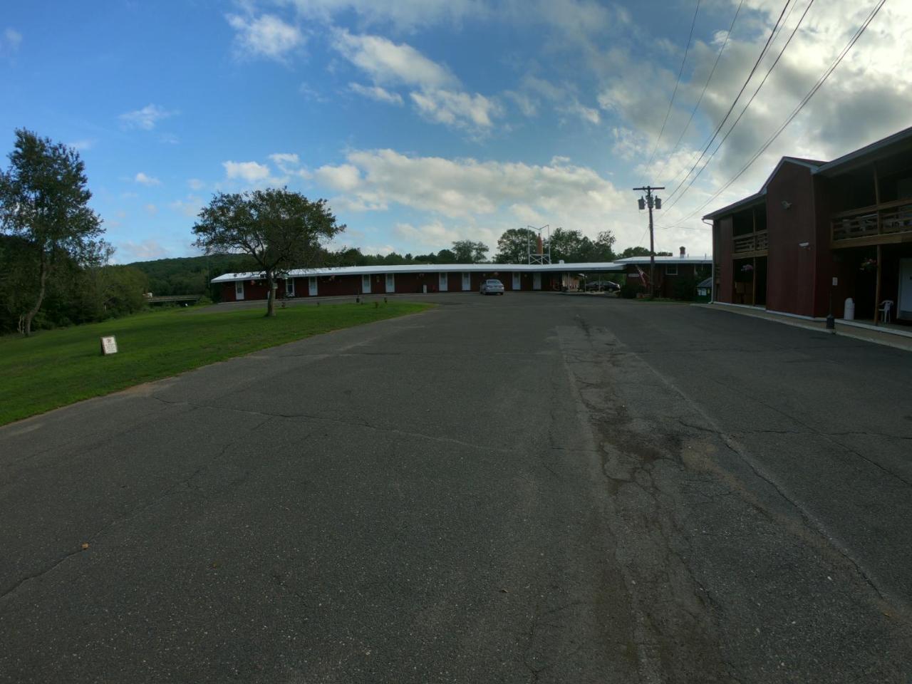 Copper Lantern Motor Lodge West Brookfield Екстер'єр фото